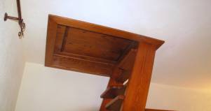 Scala in legno per soffitta 1 design esclusivo